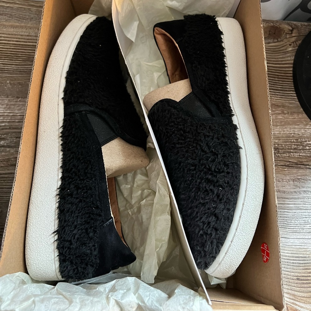 UGG Women’s Ricci Slip on Sneakers - furry